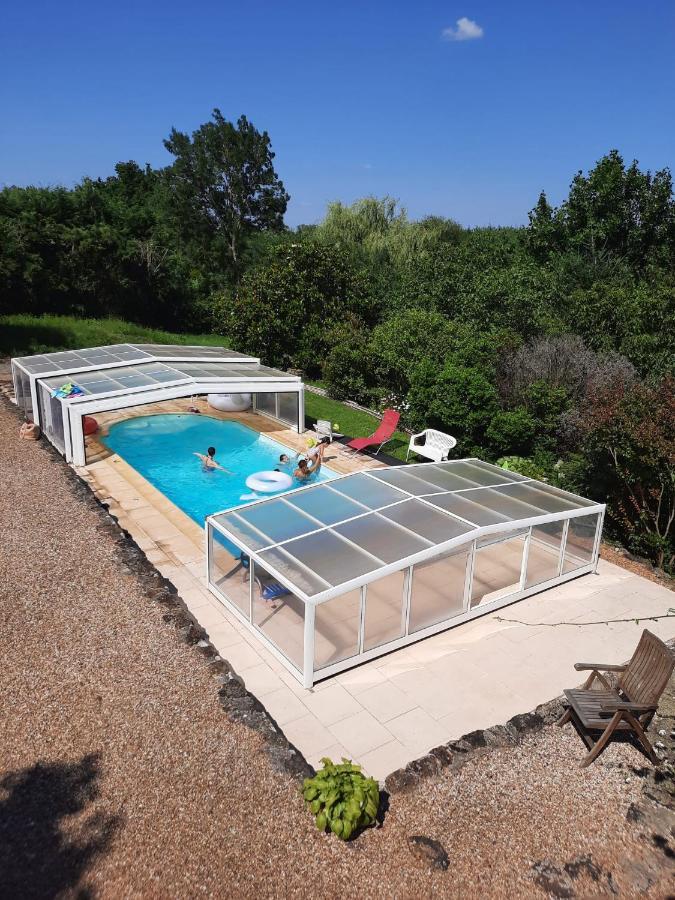 Gite La Pironniere - Piscine, Nature, Au Bord De La Riviere Montreuil-sur-Maine Dış mekan fotoğraf
