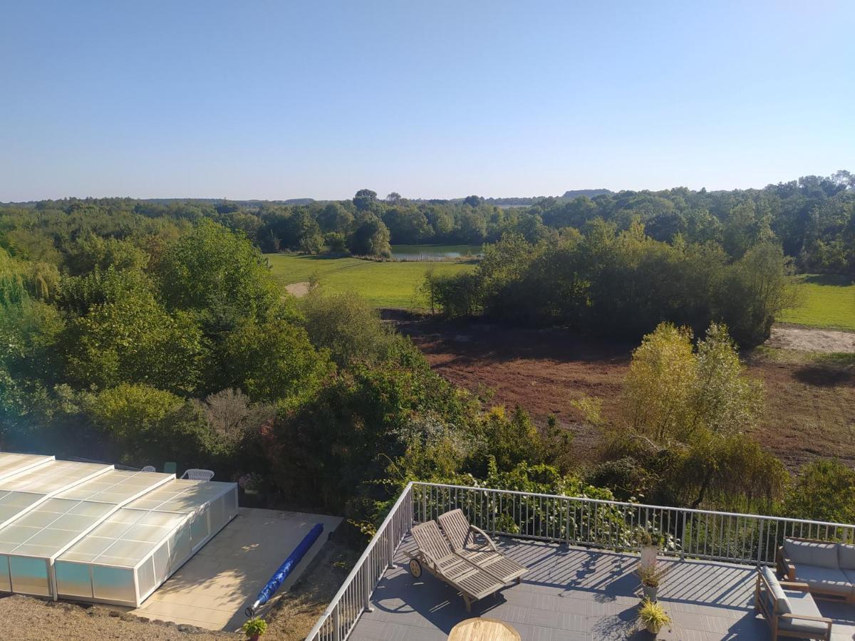 Gite La Pironniere - Piscine, Nature, Au Bord De La Riviere Montreuil-sur-Maine Dış mekan fotoğraf
